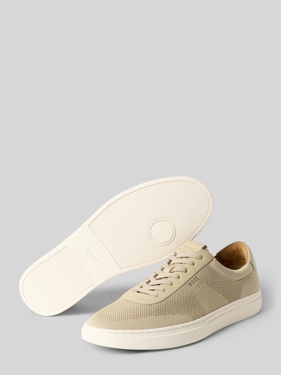 Produktfoto, Low Top Sneaker mit Echtleder-Besatz Modell 'KIERAN' von BOSS in Optik: Unifarben, rund, Absatzform: flach, Label-Schriftzug, Schnürung, strukturierte Sohle, Herren Sneaker.