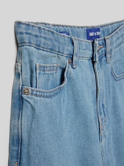 Produktfoto, Loose Fit Jeans aus Baumwoll-Mix Modell 'FADE' von Only & Sons, Optik: Unifarben, 5-Pocket-Design, Denim-Struktur, Label-Stitching, Knopfverschluss, Bundabschluss mit Weitenregulierung.