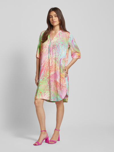Emily Van den Bergh Knielanges Kleid mit Allover-Print Modell 'Multi Aquarell' Pink 1