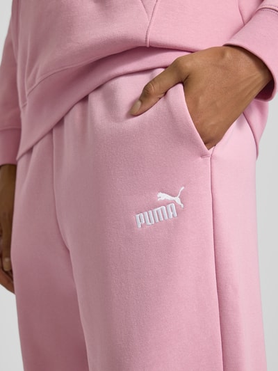 PUMA Slim fit sweatpants met labelstitching Roze - 3