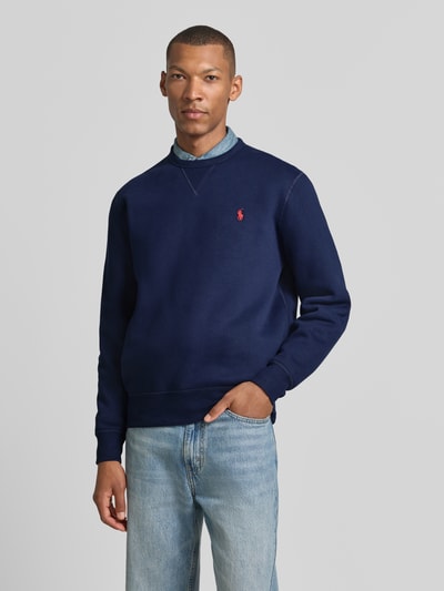 Mannelijk model draagt donkerblauw Regular Fit Sweatshirt aus Baumwoll-Mix van Polo Ralph Lauren, Heren sweatshirt, frontale busteopname