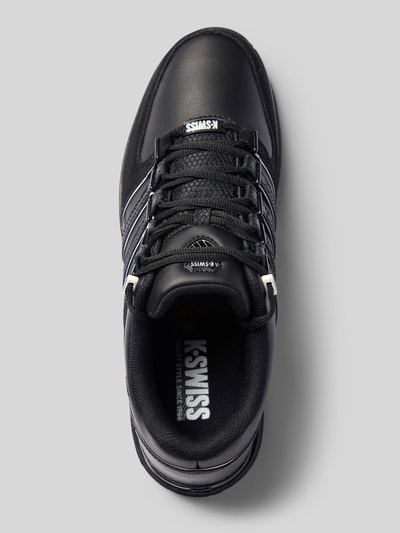 Produktfoto, Sneaker aus Leder mit Label-Details Modell 'Rinzler' von K-SWISS, czarny, zaokrąglony kształt, powlekana skóra, wyprofilowana podeszwa, wiązanie, detale z logo, wysokość obcasa: 3 cm, wysokość cholewki: 9 cm, szerokość w rozmiarze 44: 9 cm