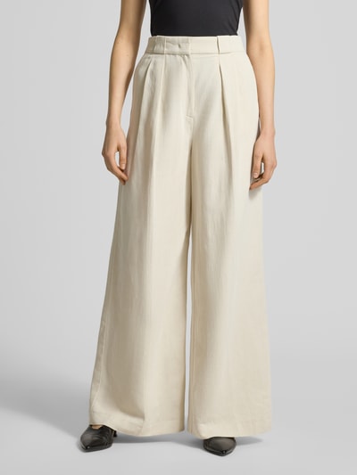 Frauenmodel trägt Loose Fit Weite Hose aus Viskose-Leinen-Mix von Marc O'Polo, Optik: Unifarben, Passform: Loose-Fit, Ganzkörperansicht von vorne