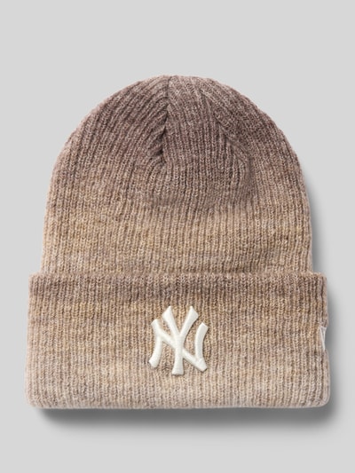 Produktfoto, Beanie mit Woll-Anteil von New Era im Farbverlauf, grobe Ripp-Optik, breiter Umschlag, Logo-Applikation z przodu