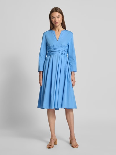 MAX&Co. Knielanges Kleid mit Eingrifftaschen Modell 'DISCO' Hellblau 4