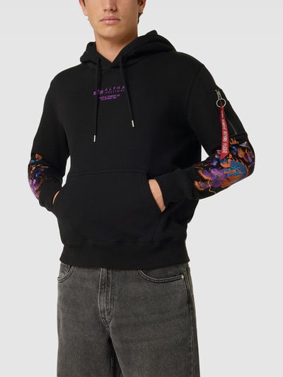 Alpha Industries Hoodie mit Label-Print Modell 'DRAGON' Black 4