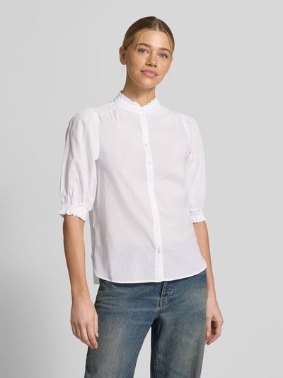 Vrouwenmodel draagt Regular Fit blouse met opstaande kraag model 'CALISTE' van Soyaconcept, biologisch katoen, dames blouse, voorkant, bovenlichaam dichtbij