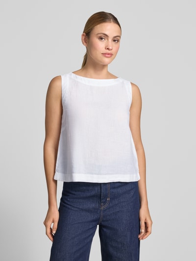 Frauenmodel trägt Regular Fit Blusentop aus reinem Leinen von Marc O'Polo, Optik: Unifarben, Ärmelform: Ohne, Rundhals, Ganzkörperansicht von vorne.