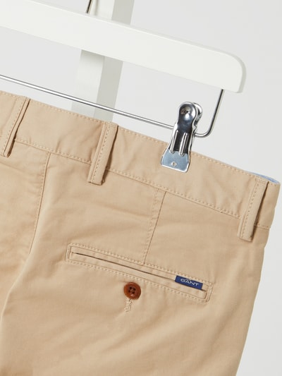 Gant Chino mit Logo-Aufnäher  Sand 3