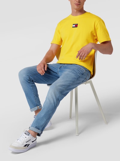 Tommy Jeans T-Shirt aus Bio-Baumwolle mit Label-Patch Gelb 1