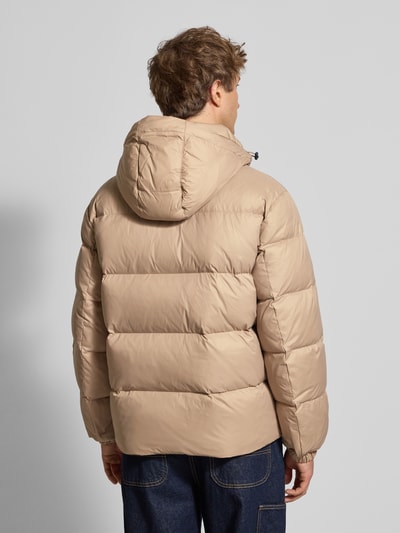 Tommy Jeans Kurtka puchowa o kroju regular fit z wyhaftowanym logo Beżowy 5