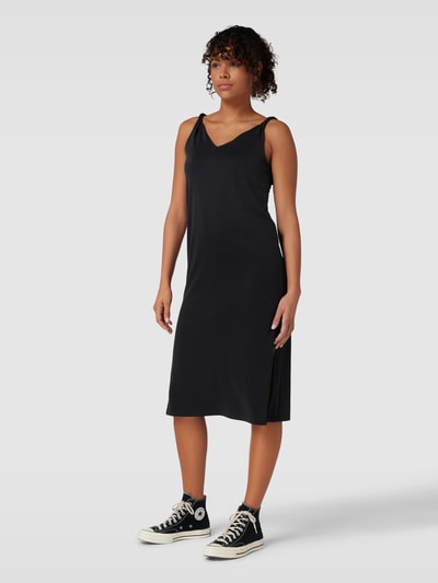 Review Knielanges Kleid mit V-Ausschnitt Black 1