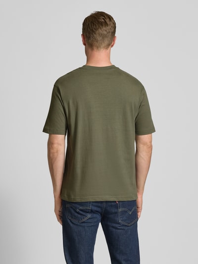 MCNEAL Loose Fit T-Shirt mit Rundhalsausschnitt Oliv 5