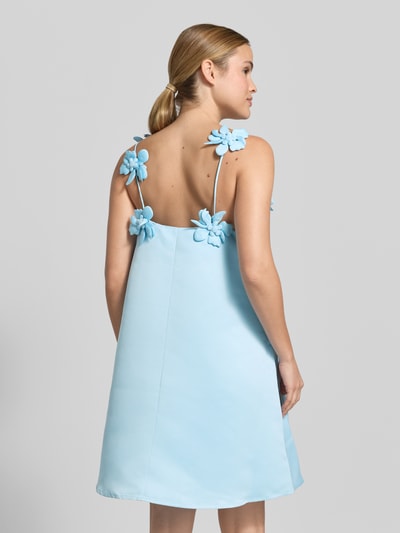 YAS Cocktailkleid mit floralen Applikationen Modell 'DOUCE' Hellblau 5