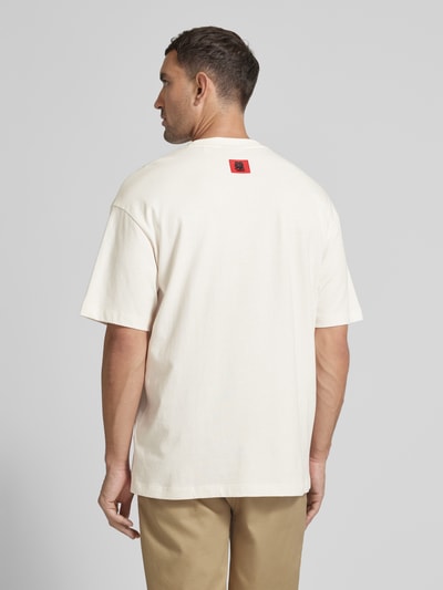 HUGO T-Shirt mit Motiv-Print Modell 'Danirick' - HUGO X RB Offwhite 5