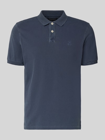 Produktfoto, Poloshirt aus Baumwolle von MARC O’POLO DENIM in Dunkelblau, gerader Schnitt, Piqué-Struktur, kurzer Polokragen, Logo-Stickerei