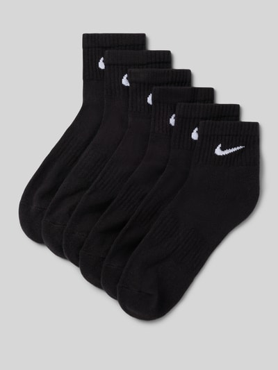Produktfoto, schwarze Socken aus Baumwoll-Mix im 6er-Pack von Nike, weiße Logos, glatte Textur, Herren Socken von Nike.