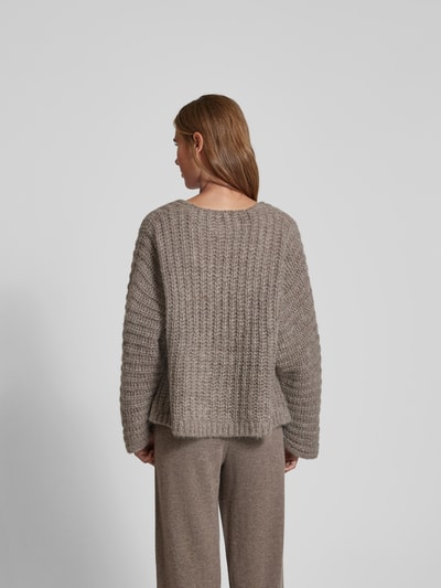 Juvia Cardigan in Strick-Optik Taupe 5