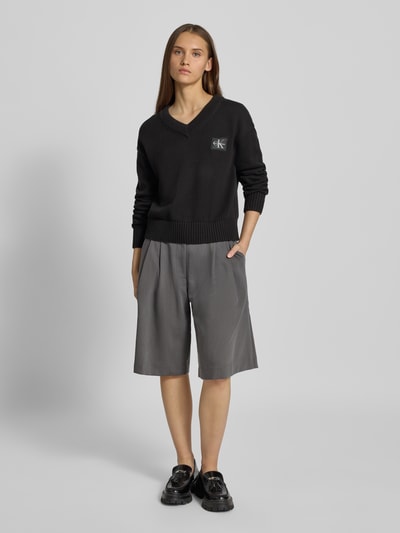 Calvin Klein Jeans Strickpullover mit V-Ausschnitt Black 1