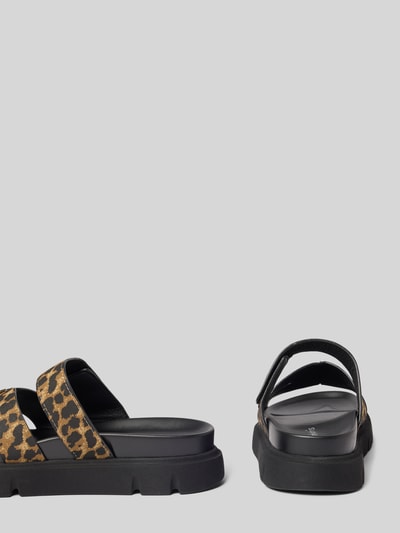 Produktfoto, Pantoletten in Lederoptik von Tamaris mit Optik:Allover-Muster, Animal-Print, Schuhspitze abgerundet, offen, Absatzform:Plateau, Schlupf/offen, Sohle profiliert