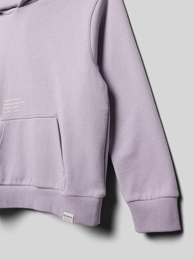 Produktfoto, Hoodie mit Label-Detail von Garcia aus Baumwoll-Mix in Helllila mit Känguru-Tasche und gerippten Abschlüssen, lockere Passform