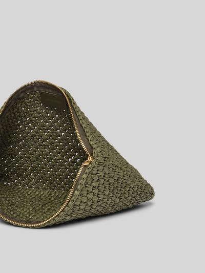 Produktfoto, Kosmetiktasche aus echtem Rindsleder von Anine Bing in semitransparenter Optik mit Hauptfach, Reißverschluss und Logo-Detail, Breite 32 cm, Länge 21 cm, Tiefe 4 cm.