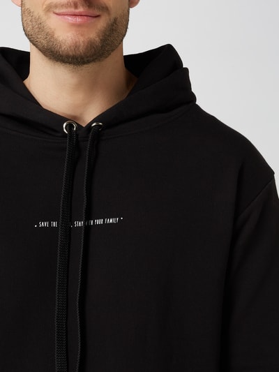 Family First Milano Hoodie mit Message Black 3