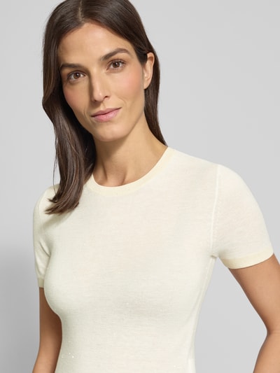 Frauenmodel trägt Regular Fit Strickshirt aus Seiden-Woll-Mix Modell 'MSTLEPRE' von Max Mara Studio, Optik: Unifarben, Feinstrick, Mini-Pailletten, Rundhals, Kurzarm, gerippte Abschlüsse, Nahaufnahme Oberkörper.