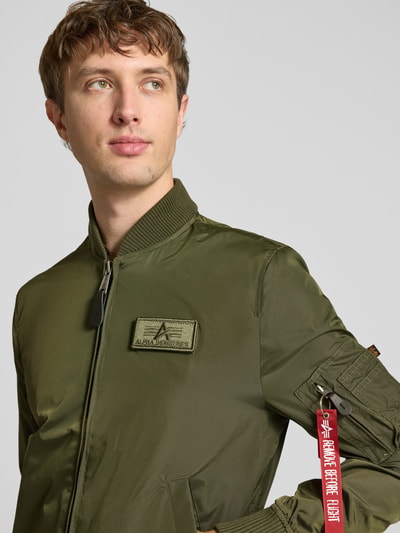 Alpha Industries Blouson mit Logo-Anhänger Modell 'MA-1 TT' Oliv 3