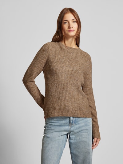 Pieces Sweter z dzianiny o kroju regular fit z prążkowanej dzianiny model ‘ELLEN’ Średniobrązowy melanż 4