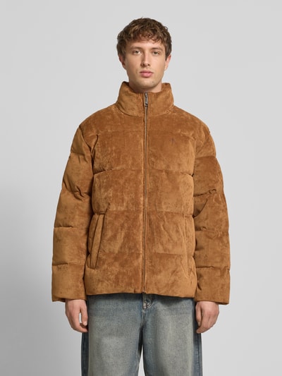 Calvin Klein Jeans Steppjacke aus Cord mit Stehkragen und Label-Stitching Cognac 4
