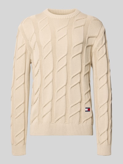 Produktfoto, Regular Fit Strickpullover aus reiner Baumwolle von Tommy Jeans in Optik: Unifarben, Strickoptik mit Zopfmuster und Logo-Detail.