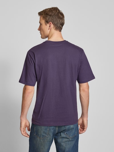 REVIEW T-Shirt mit Label-Print Aubergine 5