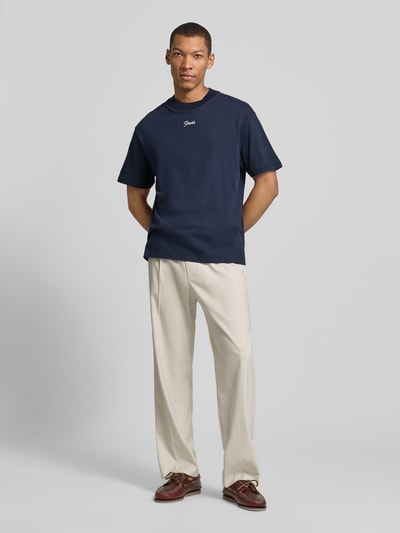 GUESS T-Shirt mit Label-Detail Marine 1