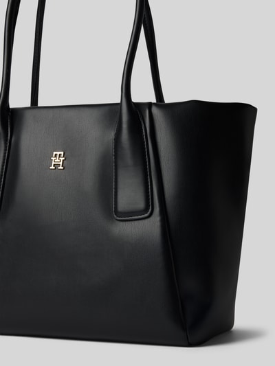 Produktfoto, Shopper in Leder-Optik von Tommy Hilfiger, Optik: Unifarben, Verschluss: Reißverschluss, Hauptfach, innen Reißverschlussfach, Logo-Applikation aus Metall, Trageoptionen: Tragehenkel