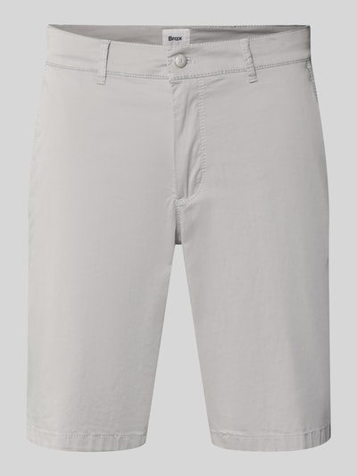 Produktfoto, Regular Fit Chinoshorts aus Baumwoll-Mix Modell 'BOZEN' von Brax in Optik: Unifarben, seitliche Eingrifftaschen, Paspeltaschen, Knopfverschluss, helle Farbe, glatte Textur, für Herren.
