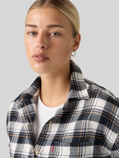 Levi's® bluzka koszulowa o kroju regular fit z detalem z logo Beżowy 3