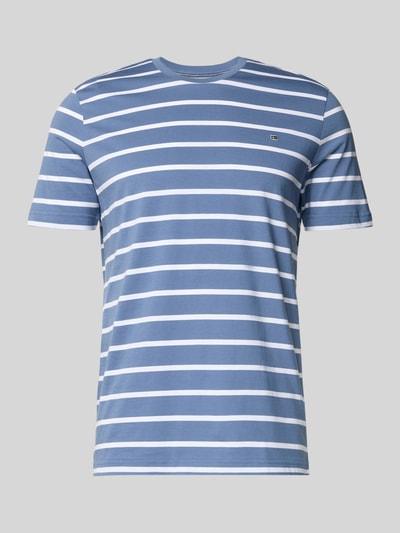 Produktfoto, blau-weiß gestreiftes Regular Fit T-Shirt Mit Logo-Stitching von Christian Berg Men aus reiner Baumwolle, Rundhalsausschnitt
