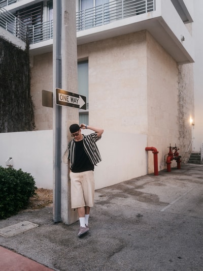 REVIEW Tanktop met ronde hals en labeldetail Zwart - 6