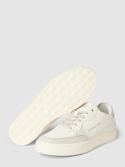 Calvin Klein Jeans Sneakersy ze skóry z wytłoczonym logo model ‘CLASSIC CUPSOLE’ Złamany biały 4