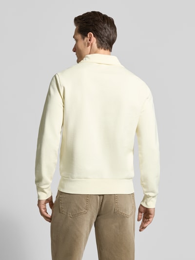 Männermodel trägt Regular Fit Sweatshirt aus reiner Baumwolle von Polo Ralph Lauren in Optik: Unifarben, Sweat, Ganzkörperansicht Rückansicht.