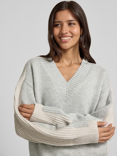 Drykorn Strickpullover aus Schurwolle Modell 'PASELIA' Hellgrau Melange 3