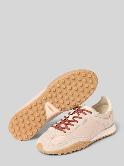 Produktfoto, Sneaker aus Leder-Mix mit Logo-Detail Modell 'Bridge' von HOFF in Beige und Rosa, rutschfeste Sohle, abgerundete Passform, Damen Sneaker, Absatzhöhe 2 cm, Schafthöhe 8 cm, Schaftweite 8 cm, strukturierte Textur