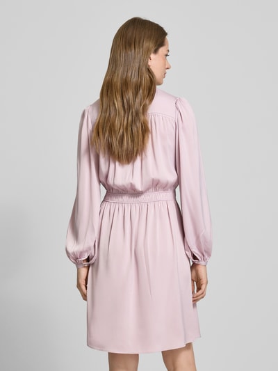 BOSS Orange Sukienka taliowana o długości do kolan z satyny model ‘DECLY’ Różowy 5