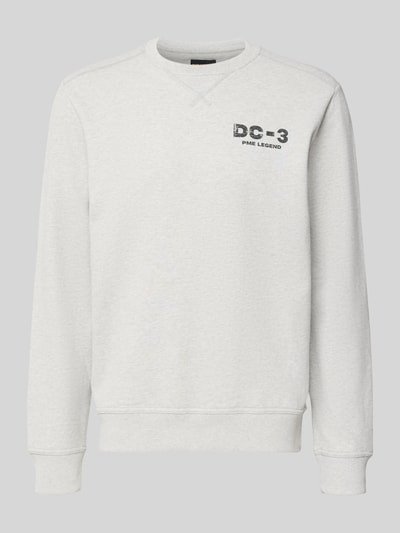 Produktfoto, Sweatshirt mit Label-Print und Rundhalsausschnitt von PME Legend aus reiner Baumwolle in Hellgrau, Relaxed Fit, strukturierte Oberfläche.
