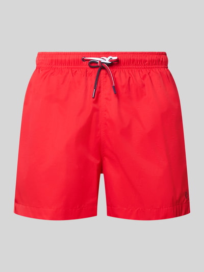 Produktfoto, Badehose mit elastischem Bund und Tunnelzug von MCNEAL in Rot, Baumwoll-Mix, Regular Fit, glatte Oberfläche, Vorderansicht.