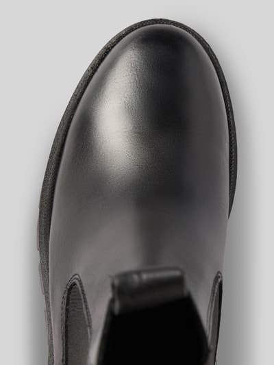 Produktfoto, schwarze Chelseas aus echtem Rindsleder von Tamaris, glatte Oberfläche, runde Form, feine Struktur, Damen Chelseas