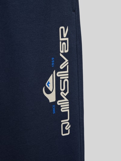 Quiksilver Spodnie dresowe z detalami z logo model ‘AGE OF BLUE’ Granatowy 2