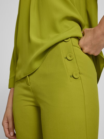Luisa Cerano Flared Hose mit Knöpfen Neon Gruen 3