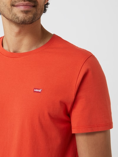 Levi's® Standard Fit T-Shirt mit Logo-Badge  Rostrot 3